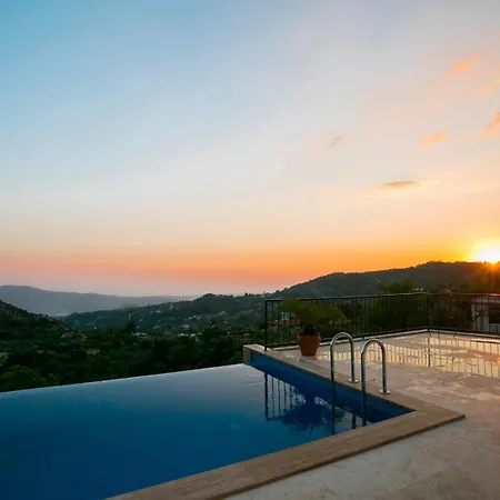 Islamlarda Oezel Havuzlu Balayi Villasi Villa Kas