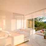 Islamlarda Oezel Havuzlu Balayi Villasi Villa Kaş
