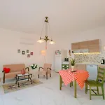 Villa Islamlarda Oezel Havuzlu Balayi Villasi *